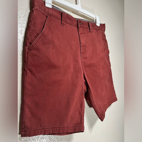 Charles and a Half Mens Shorts 8” Inseam Size 33 Burgundy Excellent Shape! - Picture 4 of 17